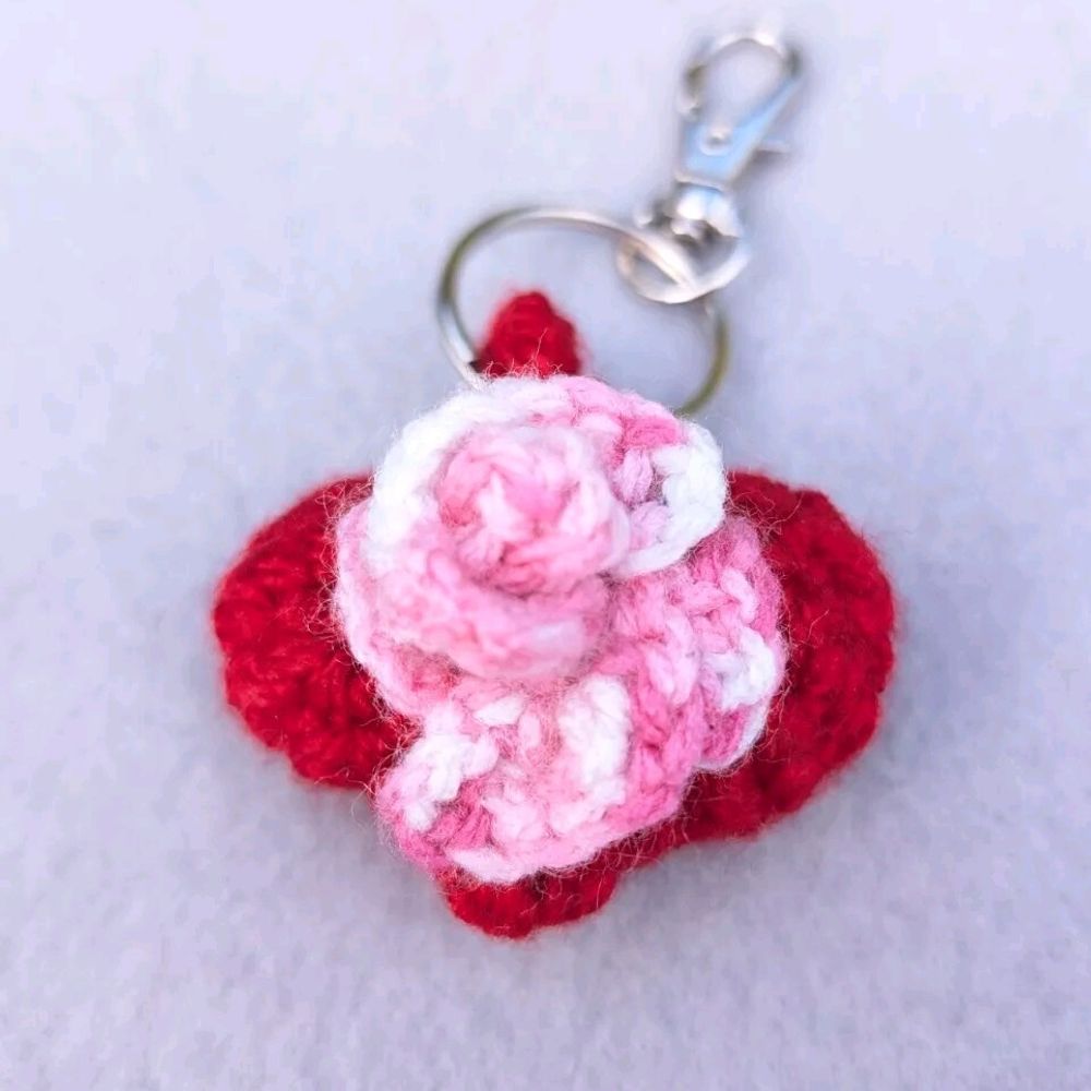 Mini Valentine Crochet Heart Amigurumi Plush with a pink rose Keyring — Front