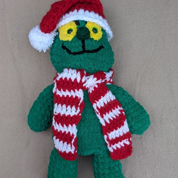 Grinch Crochet Plushie in Santa Hat