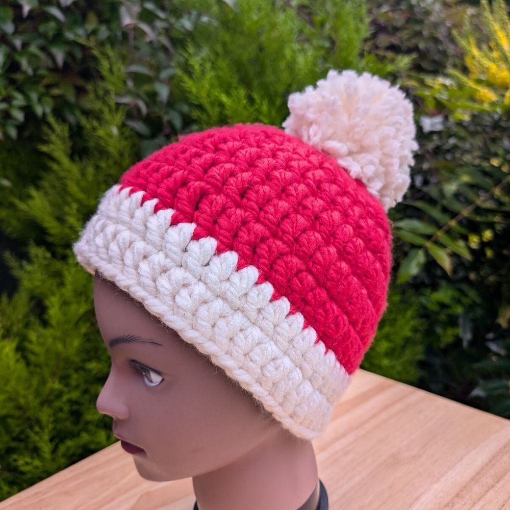Women's Pink Beanie Bobble Pom Pom Crochet Christmas Winter hat — Front